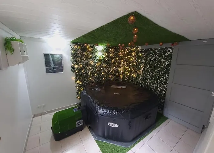 Dormez Flottant Lit A Eau La Pause Longueenne Villa